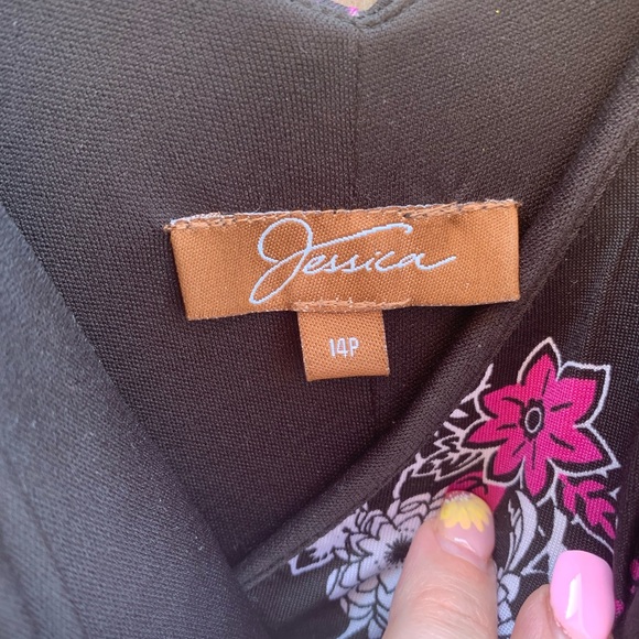 Black V-Neck Sleeveless Sundress - Picture 2 of 5